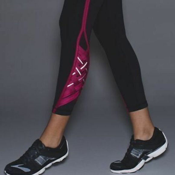 LULULEMON PACE TIGHT *SE WEAVE BLACK BERRY RUMBLE SIZE 2 EUC! *RARE* - Picture 3 of 12